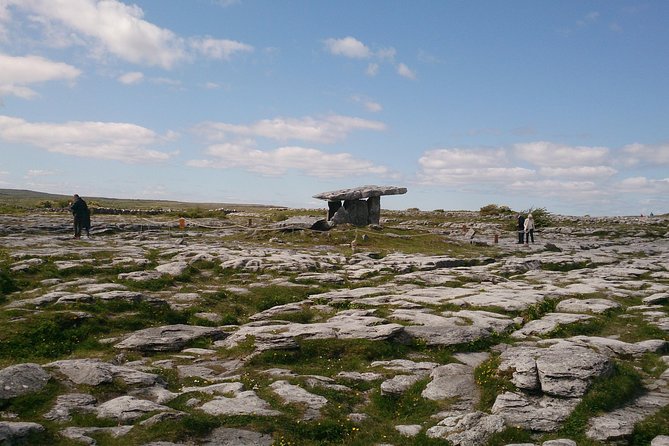 Private tour to the Cliffs of Moher guided in Spanish - Spanish Guiding and the Small-Group Feel (With Real Names Showing Up)