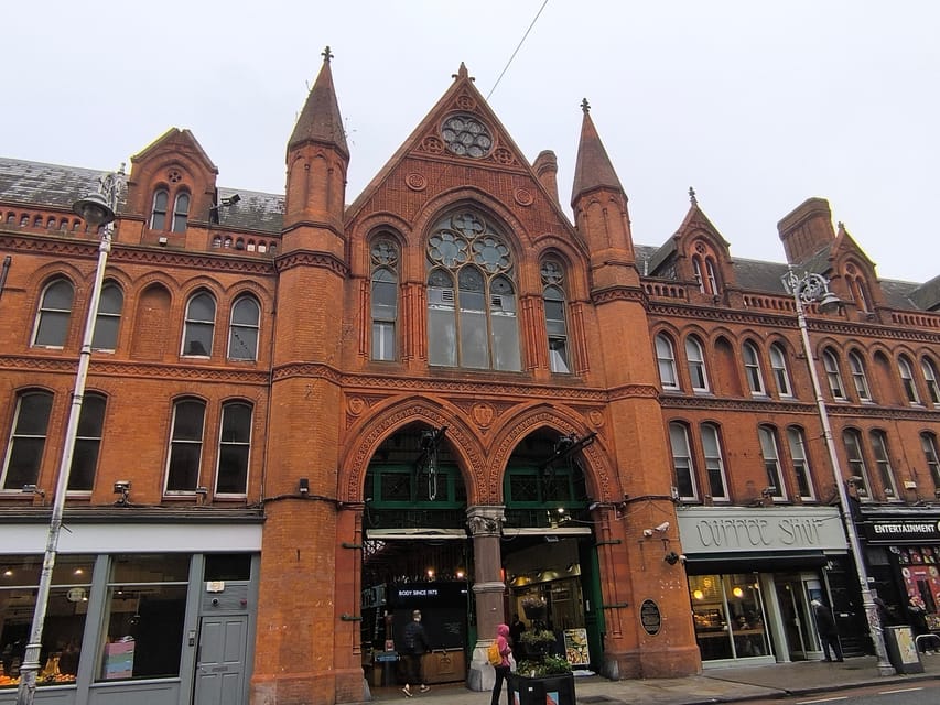 Secret and unusual Dublin: guided walking tour - Stop 1: O’Connell Monument and Your Dublin Baseline