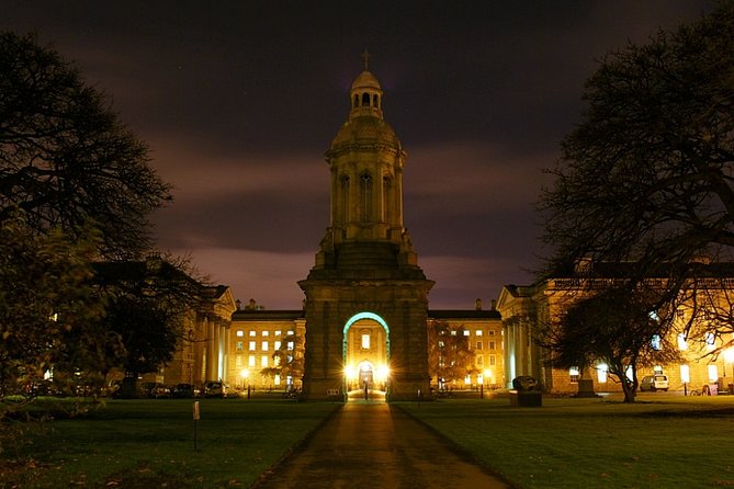 Self-Guided Scavenger Hunt: Dublin Adventure - Trinity College Questions That Make You Look Twice