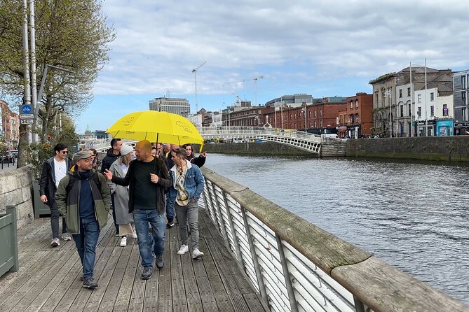 Small Group Bucket List Sights Walking Tour with a Local Guide - Why a 2-hour Dublin highlights walk makes sense