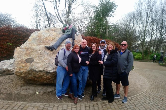 Walking tour in Merrion Square Park with a pint of Guinness Dublin Rogues Tour - Timing, Fitness Level, and How to Prepare for a Small-Group Walk